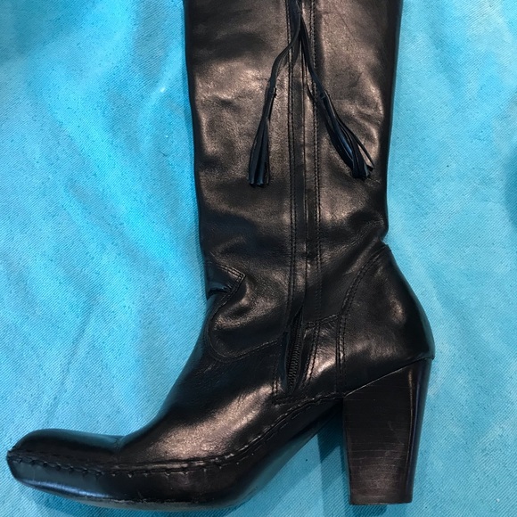 Heeled Leather zip up boots - Picture 2 of 5